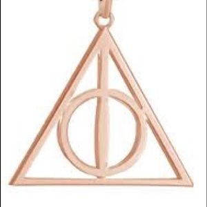 ⚡️NWT Harry Potter Deathly Hallows Necklace⚡️